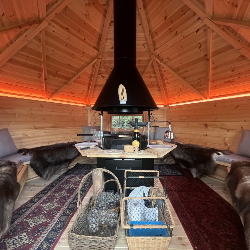 Cozy Arctic BBQ Cabin at Lodge Coppice Holiday Park