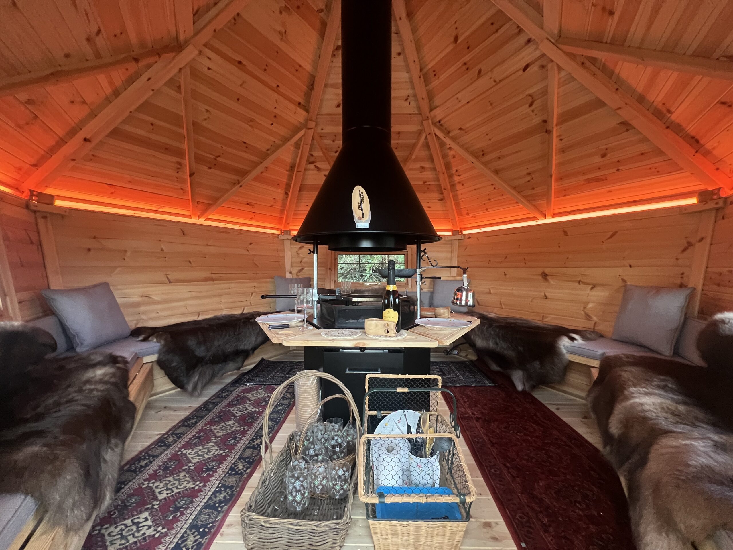 Cozy Arctic BBQ Cabin at Lodge Coppice Holiday Park